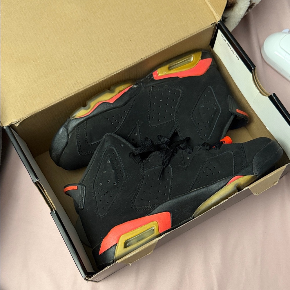 Jordan 6 Retro Infrared Black